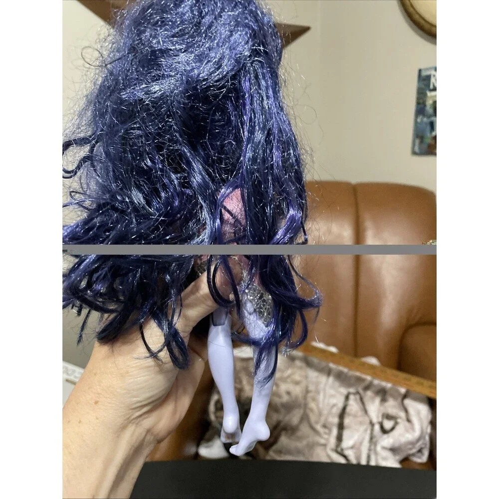 Shadow High Reina Glitch Rainbow High Doll Navy Blue Black Articulated - READ